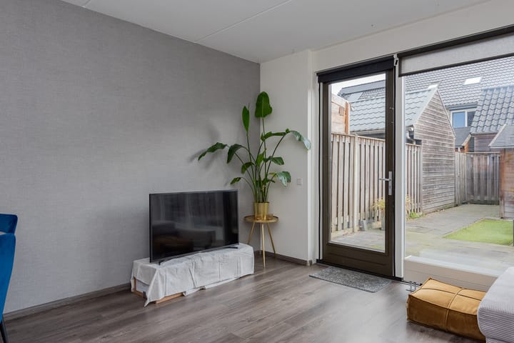 Photo 9 of de Hagen 102