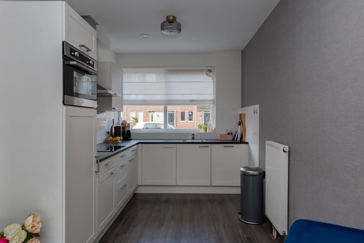 Photo 13 of de Hagen 102