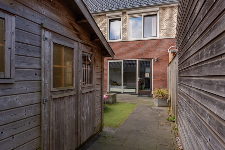 Photo 36 of de Hagen 102