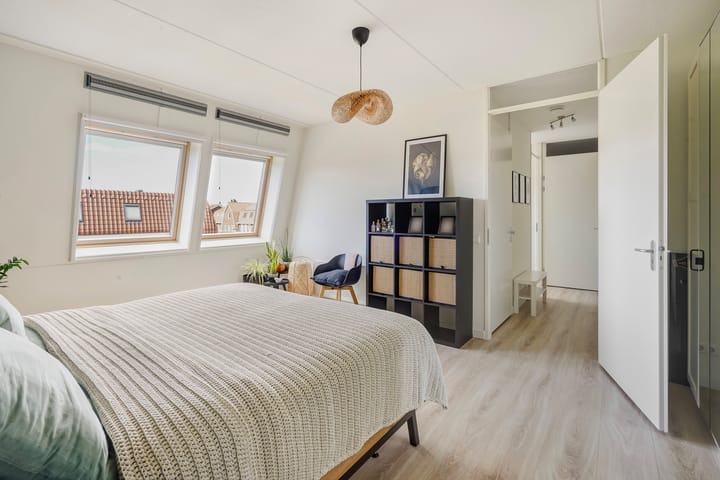 Foto 29 van Tieratesstraat 22