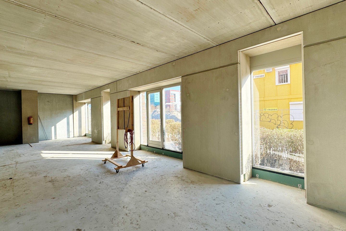 View photo 2 of Westinghousestraat 11