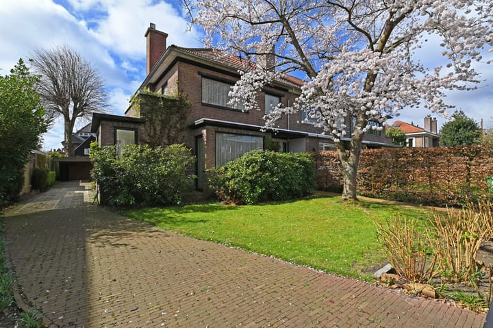 Foto 1 van Van Hoeylaan 36