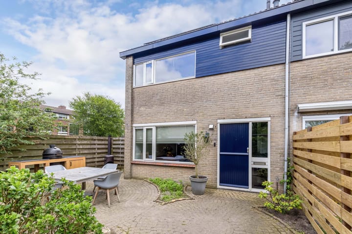 Photo 9 of Zwemmer 57