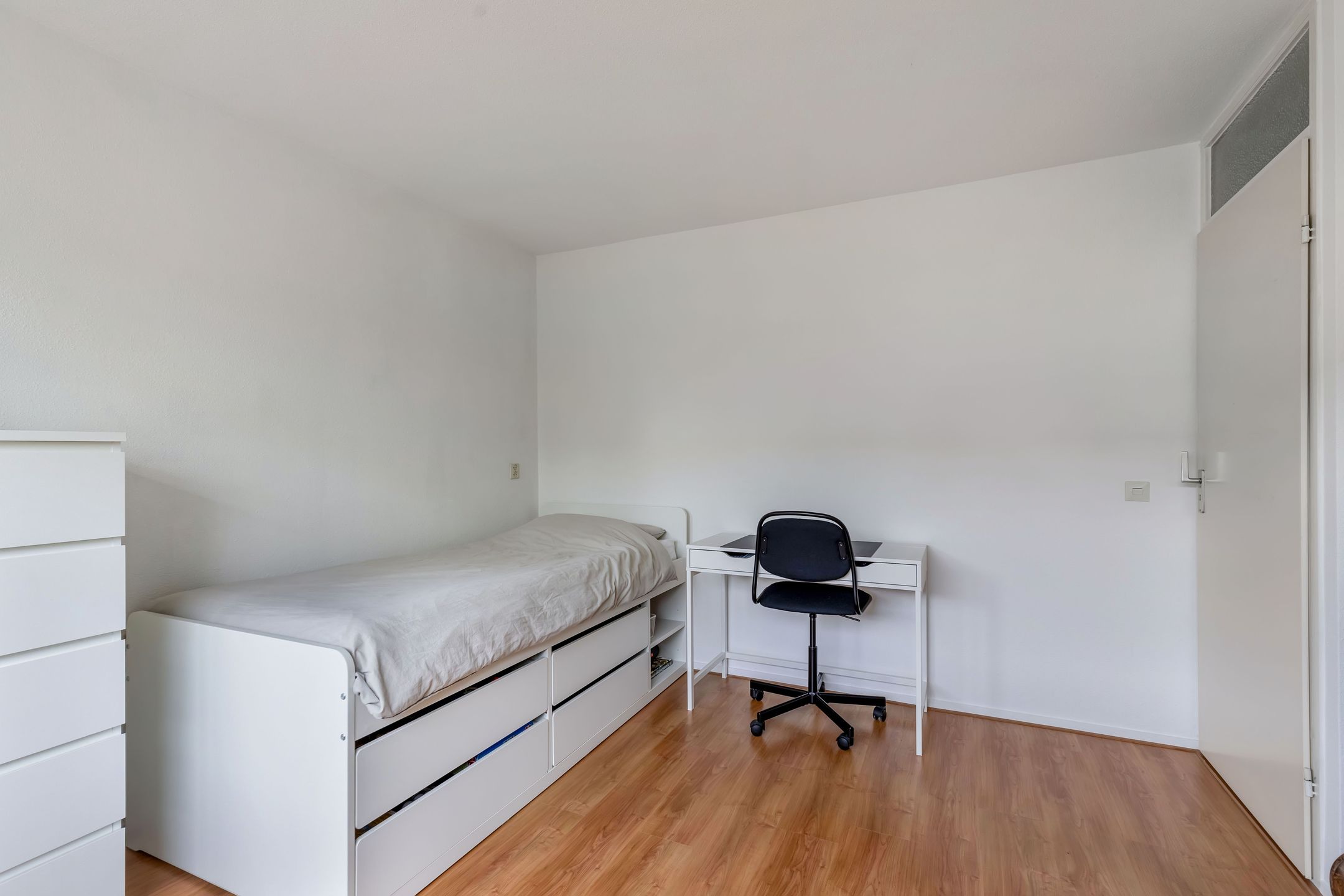 Foto 33 van Zwemmer 57