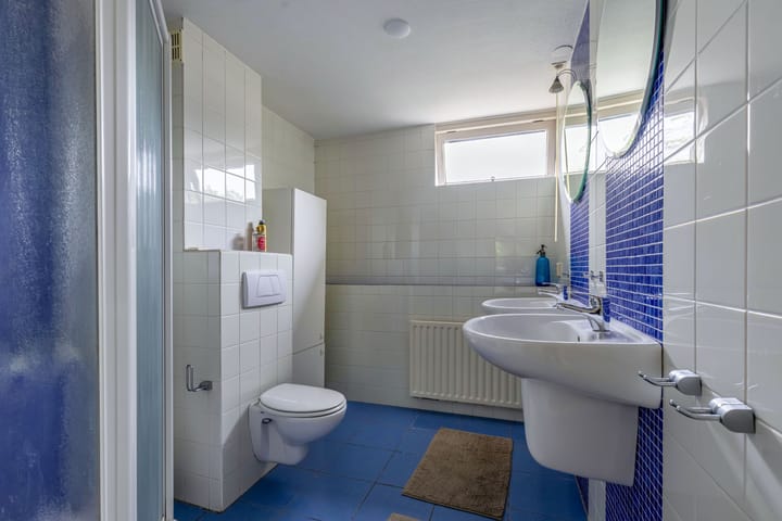 Photo 35 of Zwemmer 57