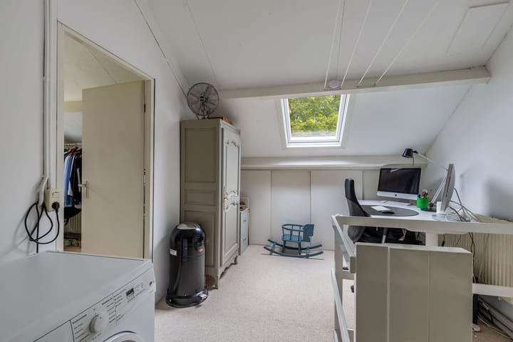 Photo 40 of Zwemmer 57