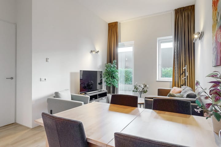 Foto 7 van Merweplein 5-6