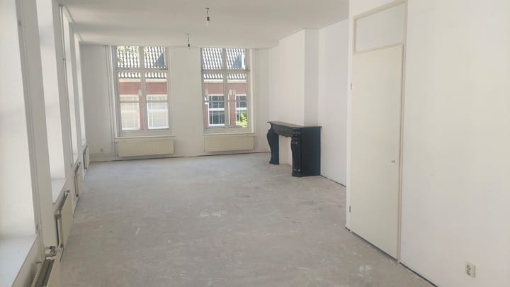 Photo 2 of Schupstoel 13