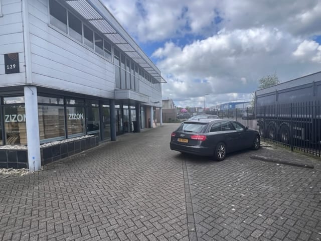Bekijk foto 3 van Leeuwarderstraatweg 129