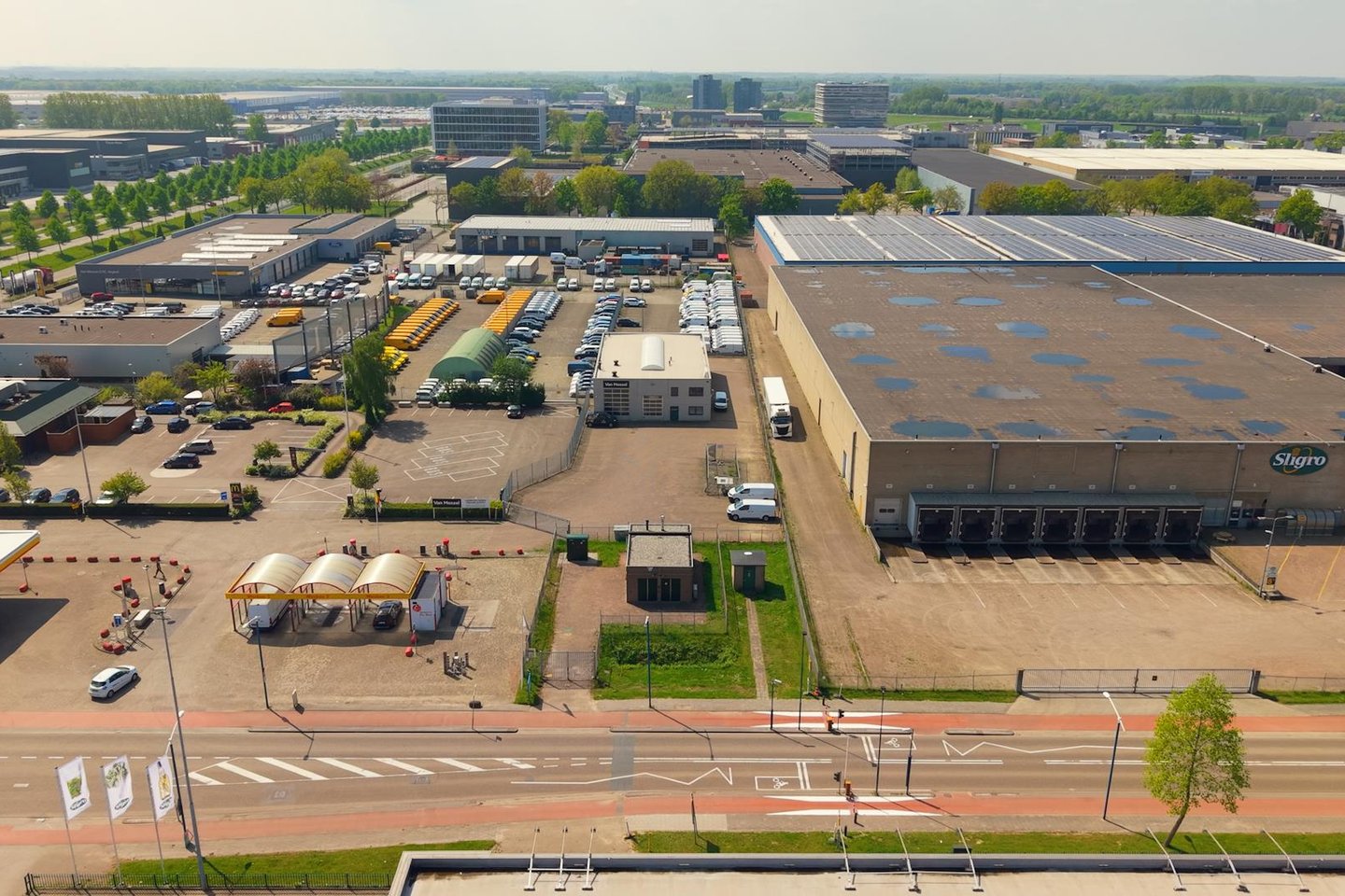 Bekijk foto 2 van Kennedylaan 4-A