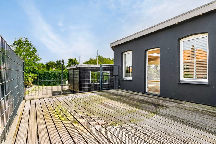 Photo 26 of Middelsluissedijk WZ 2