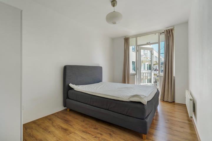 Foto 21 van Charlotte Brontéstraat 180