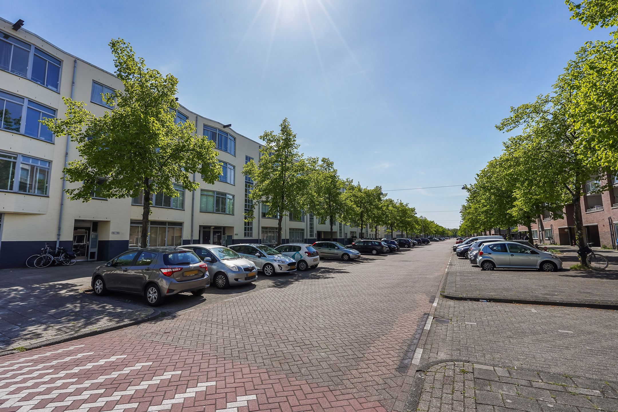 Foto 30 van Charlotte Brontéstraat 180