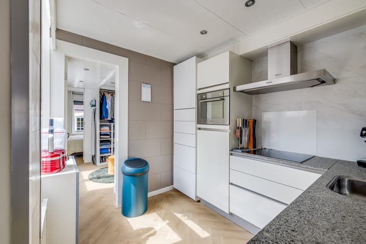 Foto 14 van Van Egmondkade 66