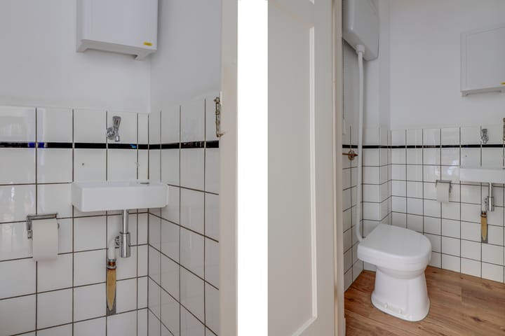 Photo 28 of Adriaen van Ostadelaan 110