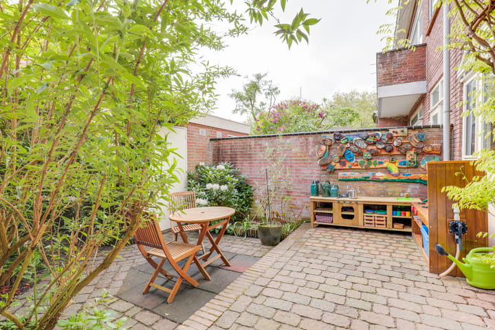 Photo 40 of Adriaen van Ostadelaan 110