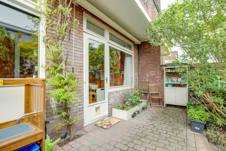 Photo 42 of Adriaen van Ostadelaan 110