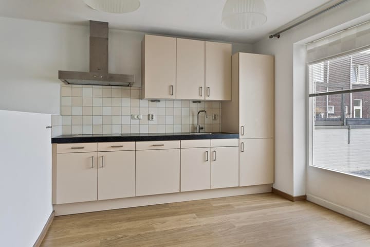 Foto 18 van Leenderweg 102-A