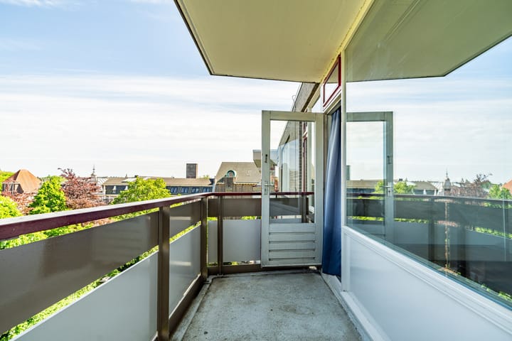 Foto 13 van Haagplein 85