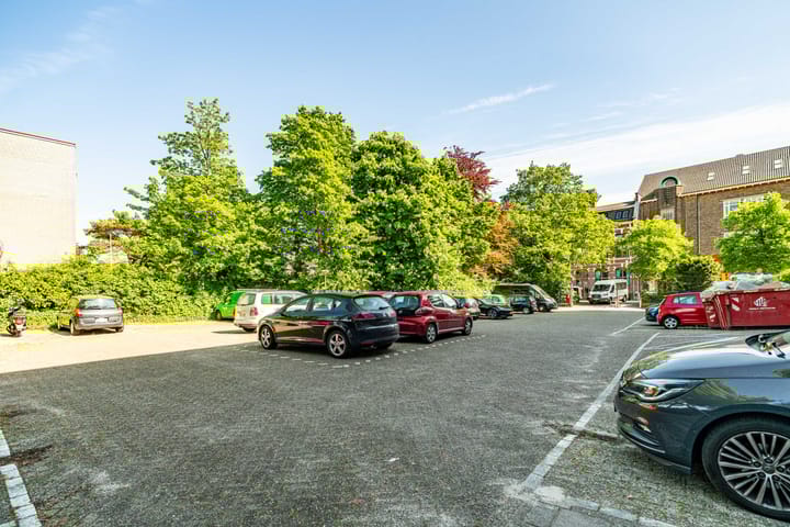 Foto 27 van Haagplein 85