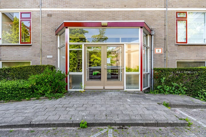 Foto 28 van Haagplein 85