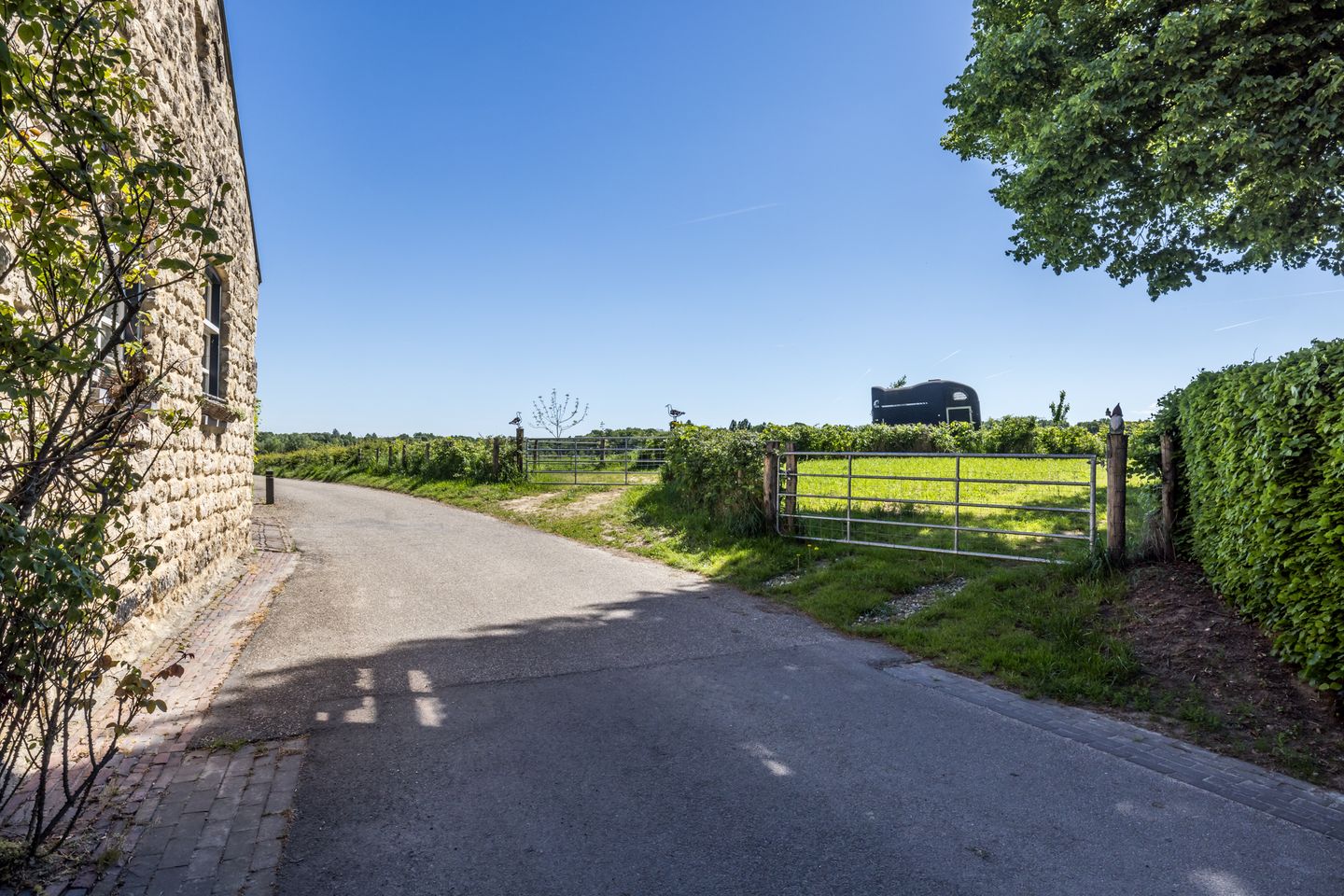 Foto 80 van Esschenderweg 1