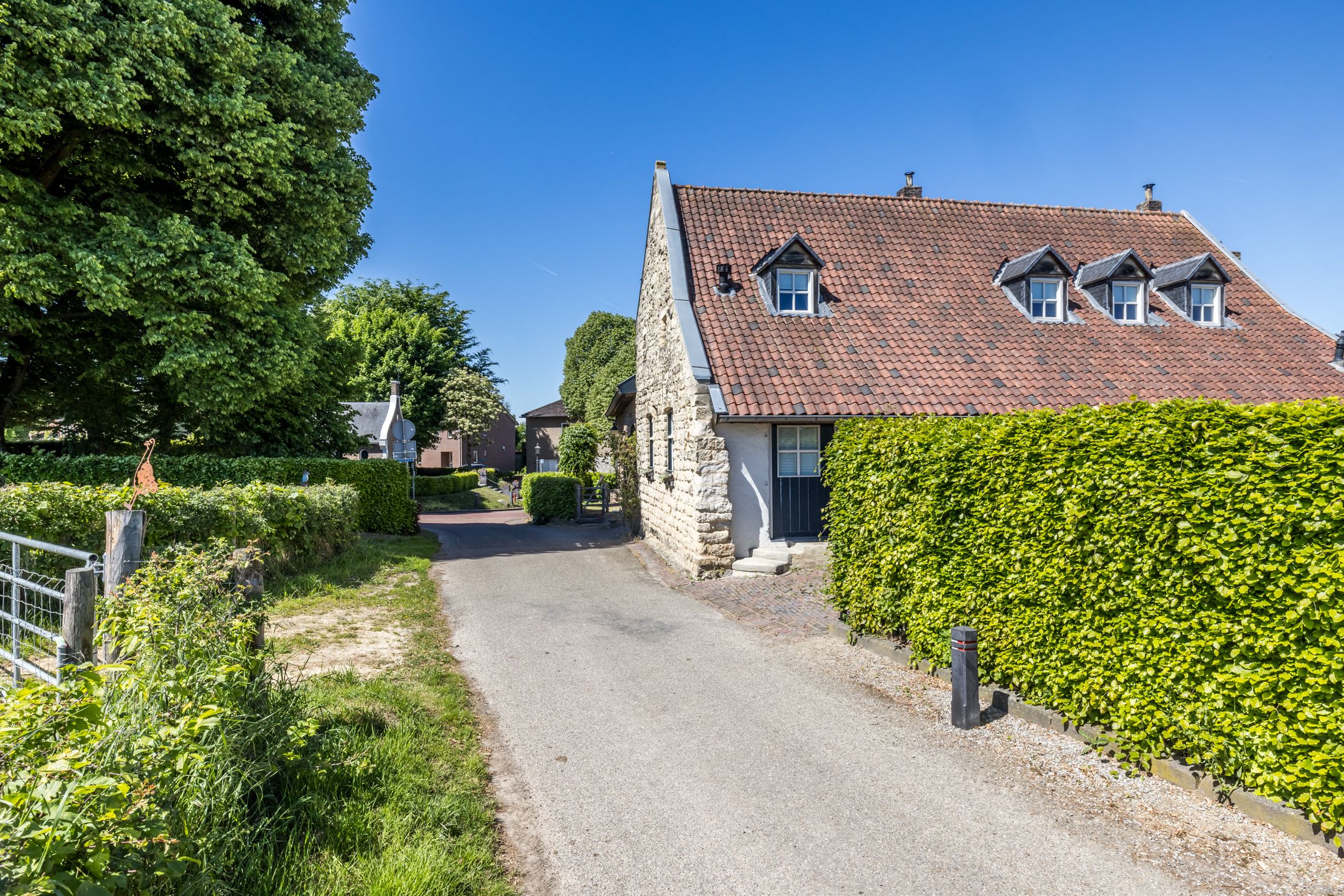 Foto 81 van Esschenderweg 1