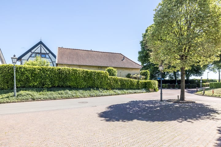 Foto 84 van Esschenderweg 1