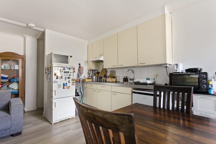 Photo 6 of Prinsenstraat 4-F