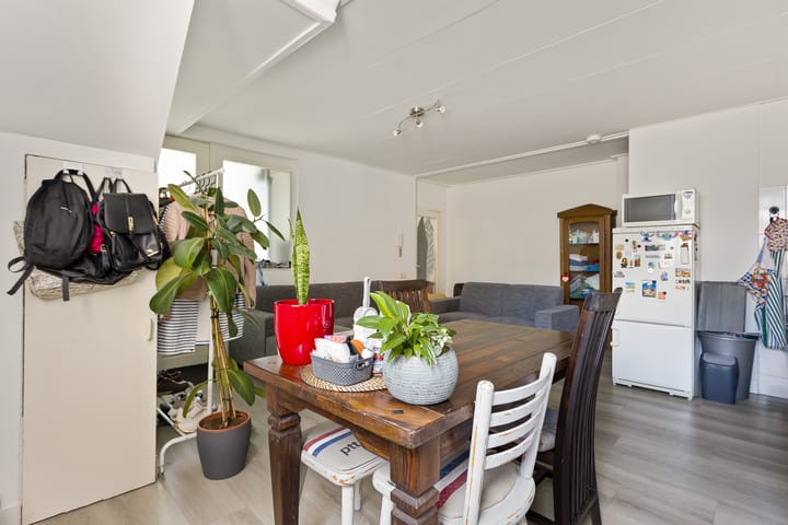 Photo 8 of Prinsenstraat 4-F