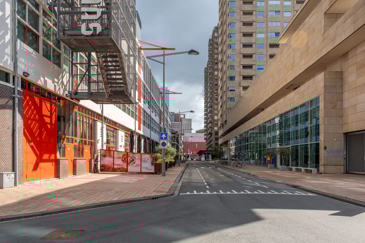 Foto 6 van De Monchyplein 17