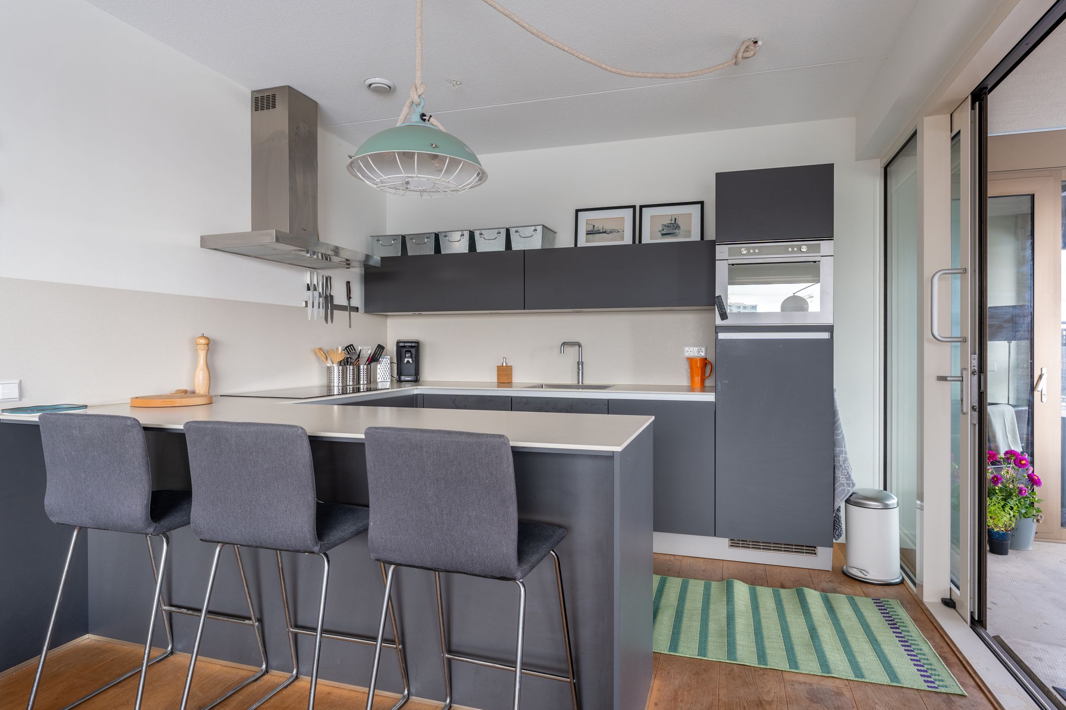 Foto 15 van De Monchyplein 17