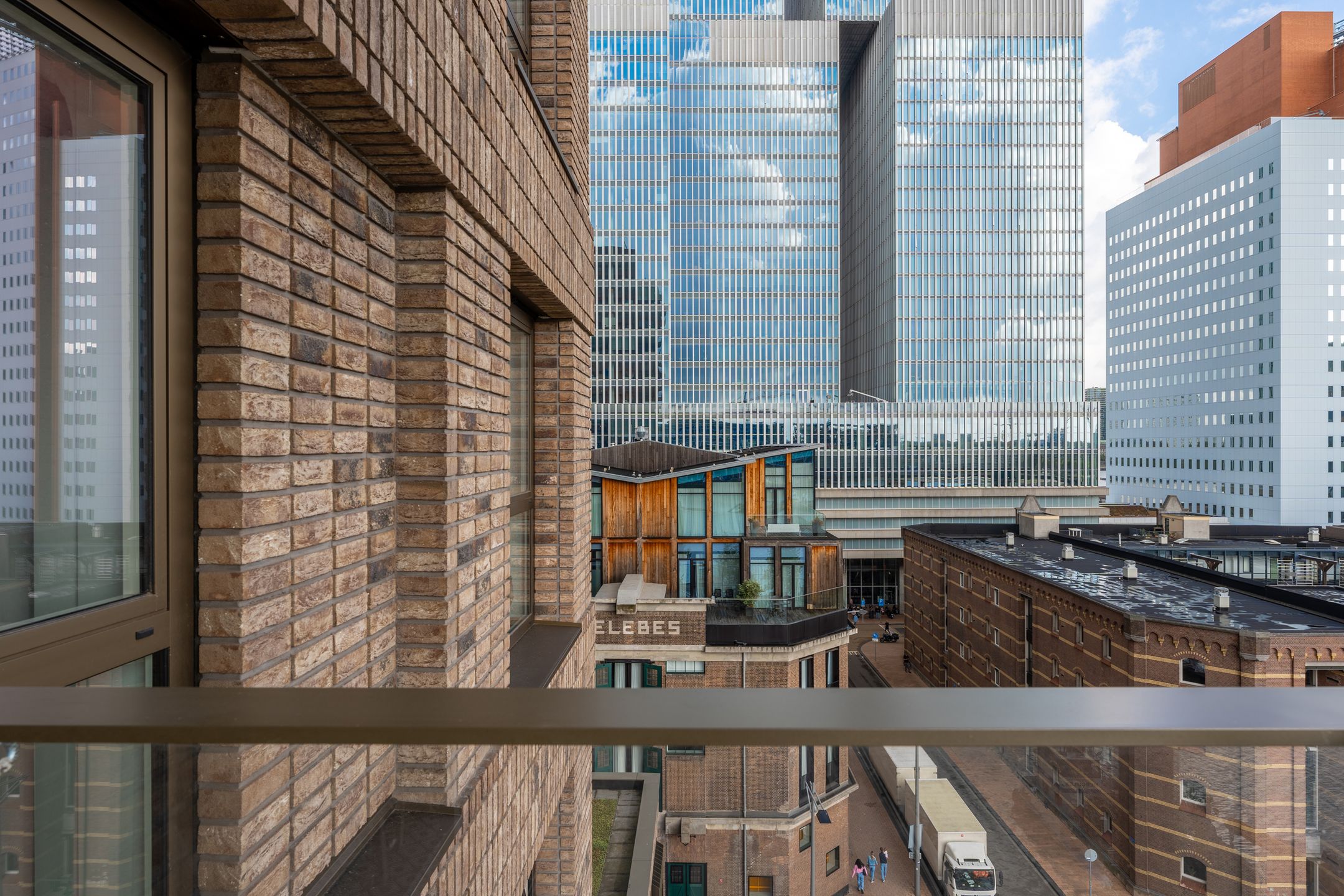 Foto 18 van De Monchyplein 17