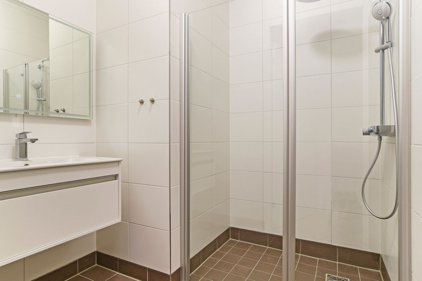 Foto 14 van Karl Weisbardstraat 135