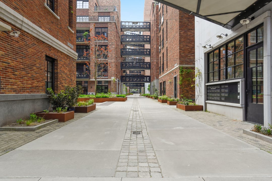 Foto 23 van Karl Weisbardstraat 135