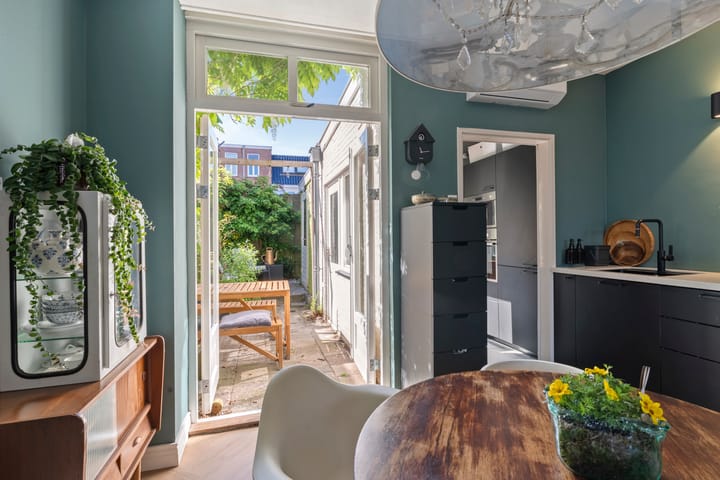 Photo 11 of Oost Indiëstraat 28