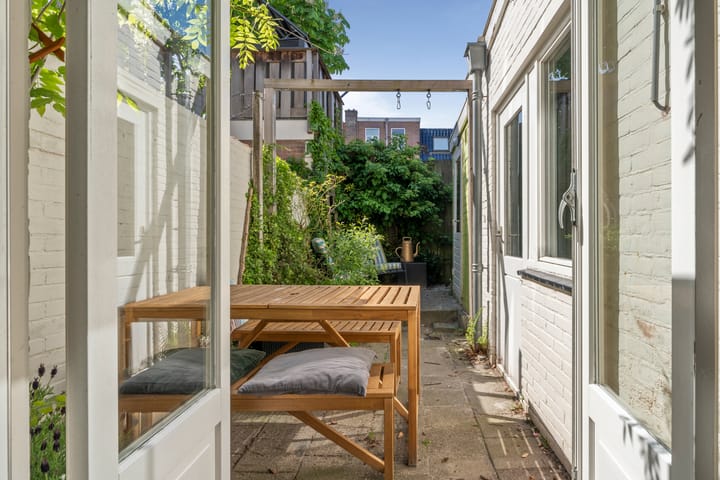 Photo 12 of Oost Indiëstraat 28