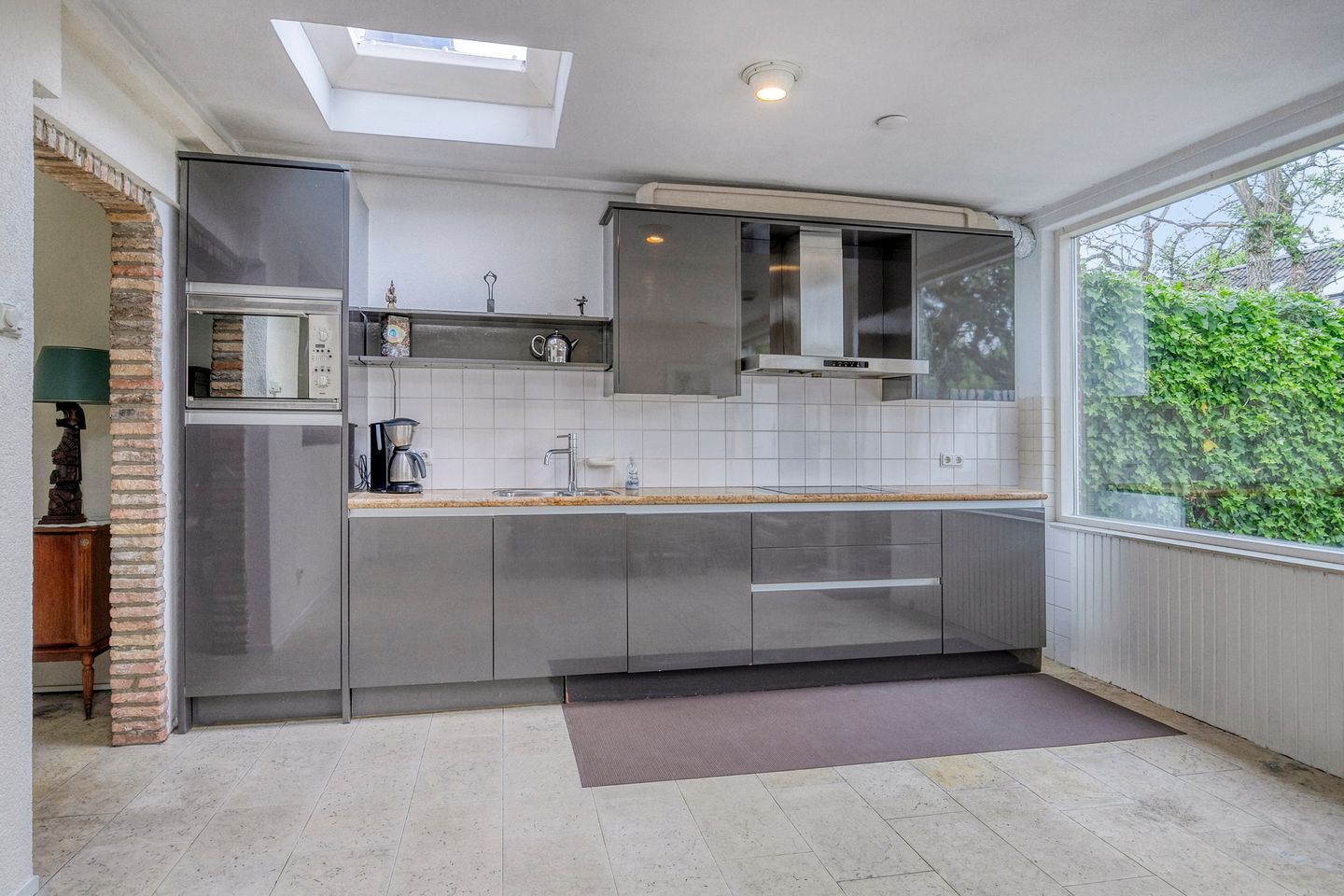 Photo 10 of Biezenstraat 21