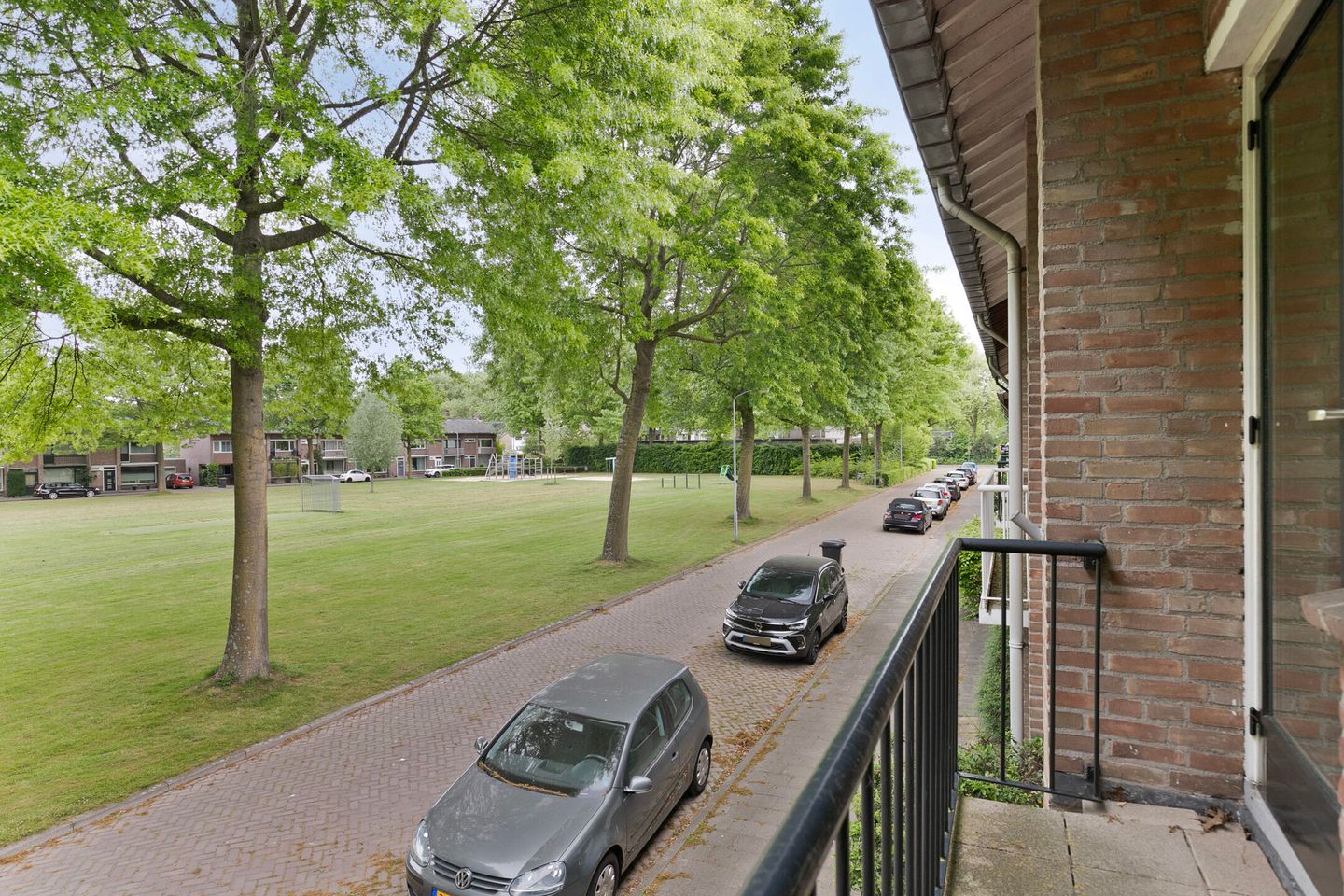 Photo 19 of Biezenstraat 21