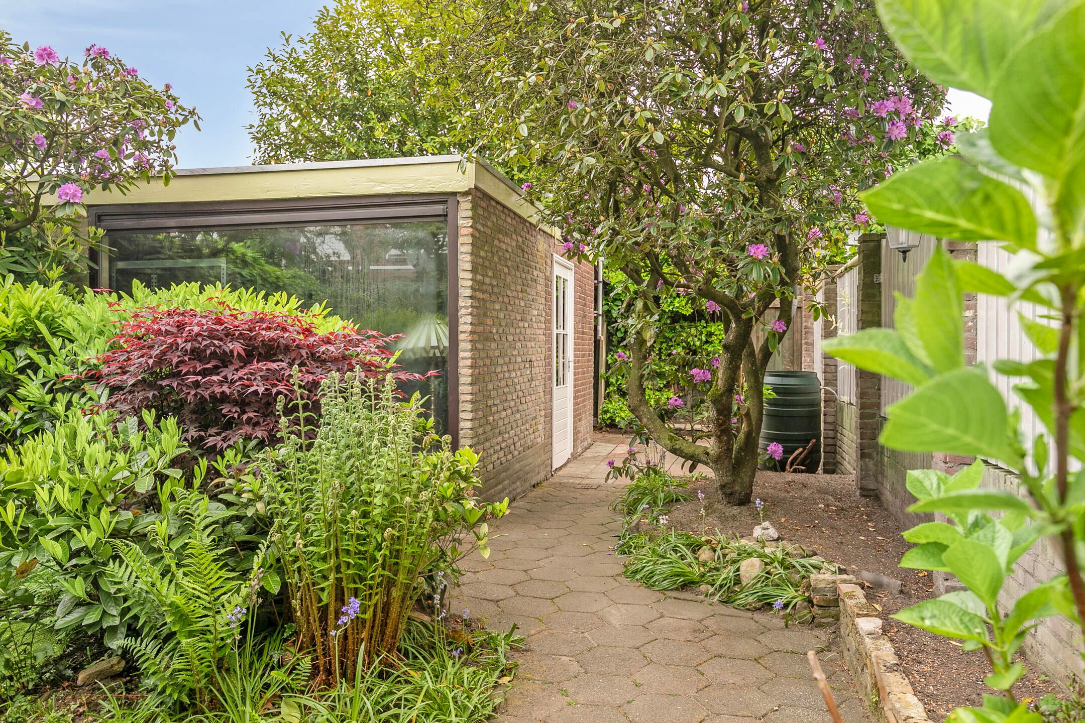 Photo 27 of Biezenstraat 21