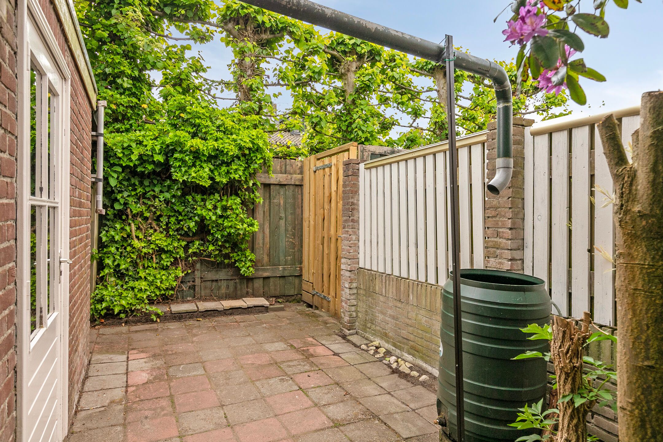 Photo 30 of Biezenstraat 21