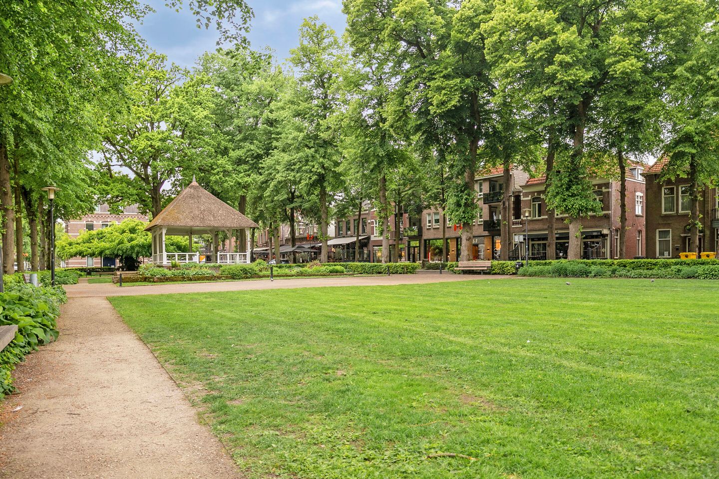 Photo 34 of Biezenstraat 21