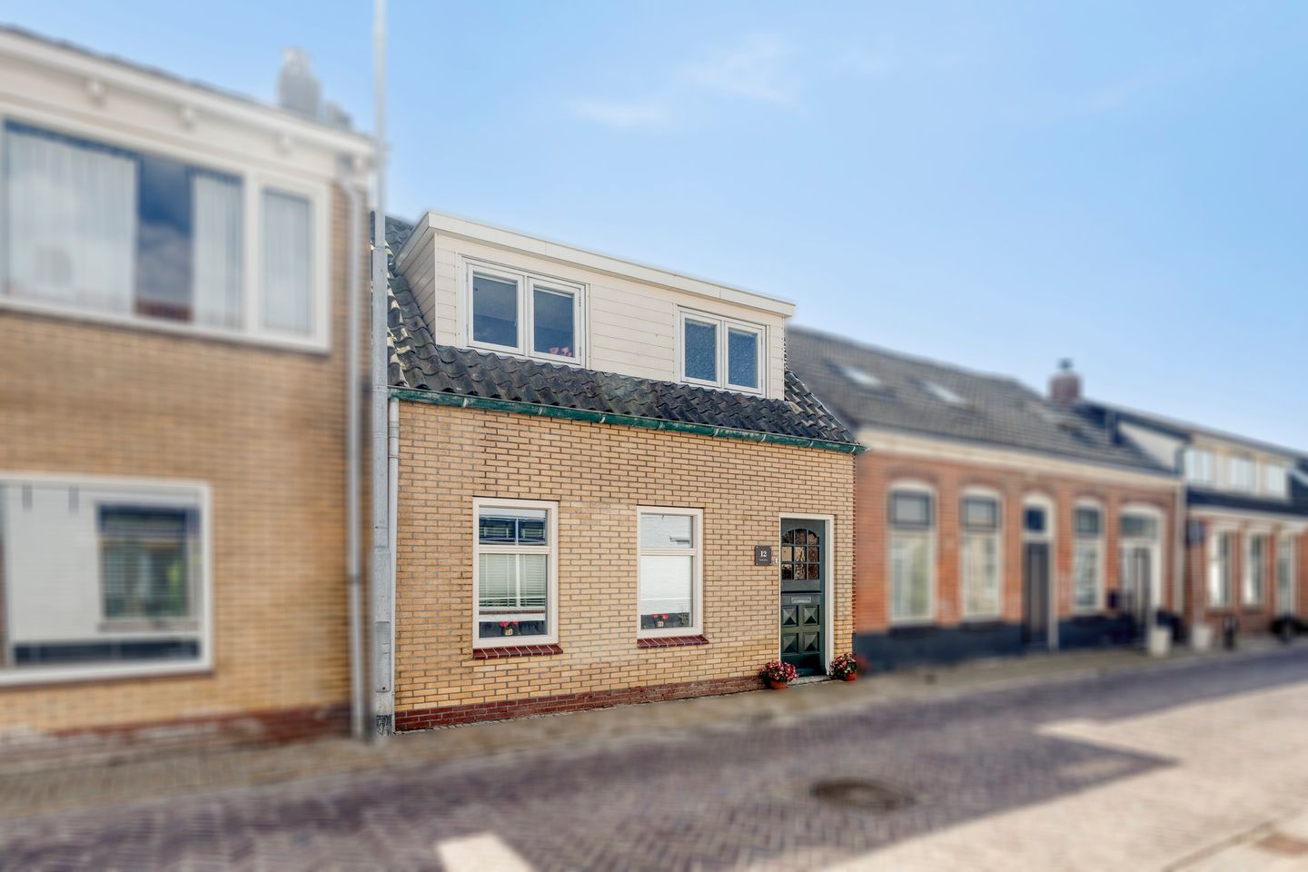 Foto 1 van van Tilburghstraat 12