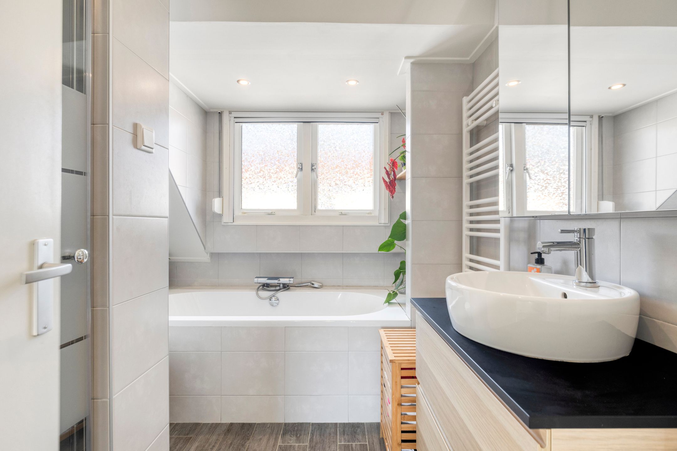 Foto 24 van van Tilburghstraat 12