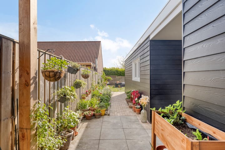 Foto 27 van van Tilburghstraat 12