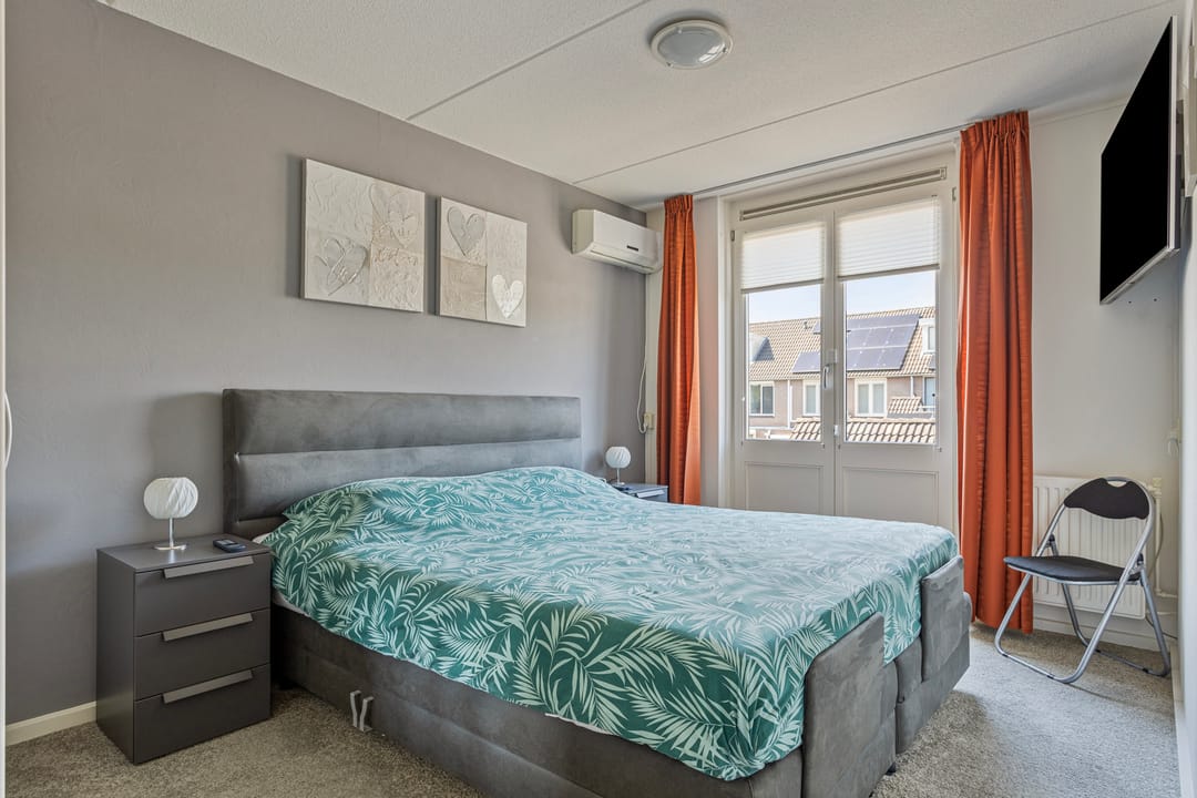 Foto 16 van P. Flintstraat 39