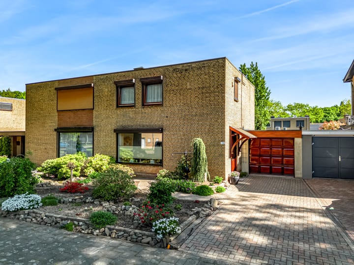 Foto 1 van Van Cloudtstraat 18