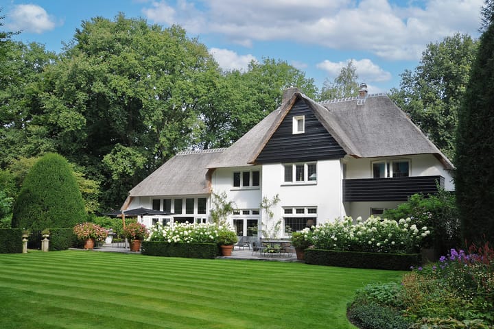 Foto 1 van van Beeverlaan 7