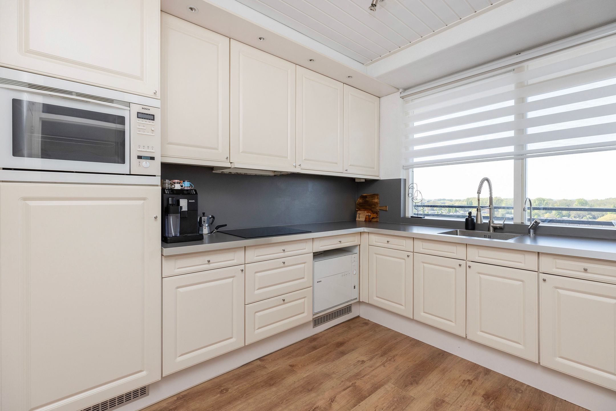 Foto 12 van Roosstraat 156