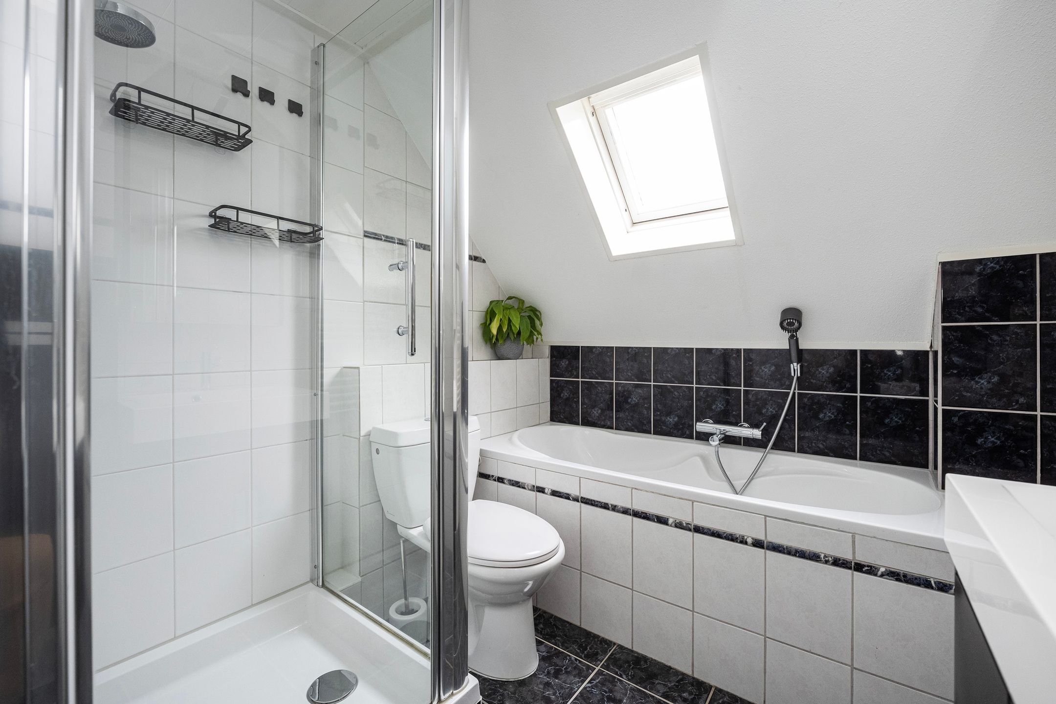 Foto 18 van Dovenetelweg 5